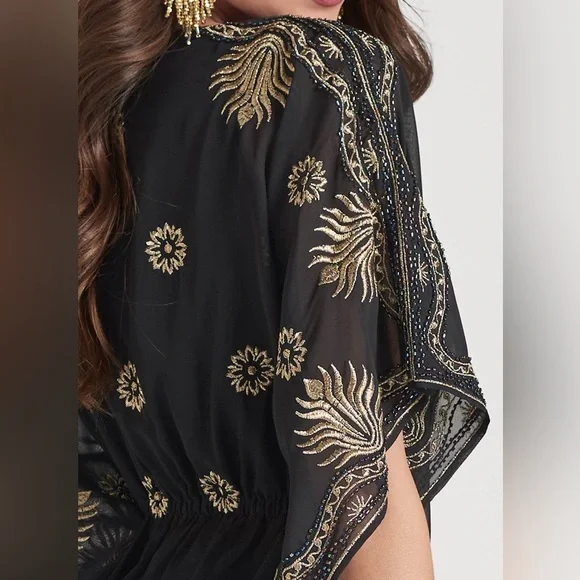 💓Final Price💓Black and gold Embellished Handkerchief
Top SZ S & XS - Picture 5 of 7